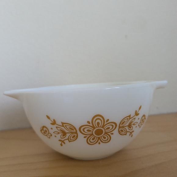 Set Of 2 Vintage Pyrex Cinderella Butterfly Gold And White Bowls #442 #441 - Picture 14 of 16